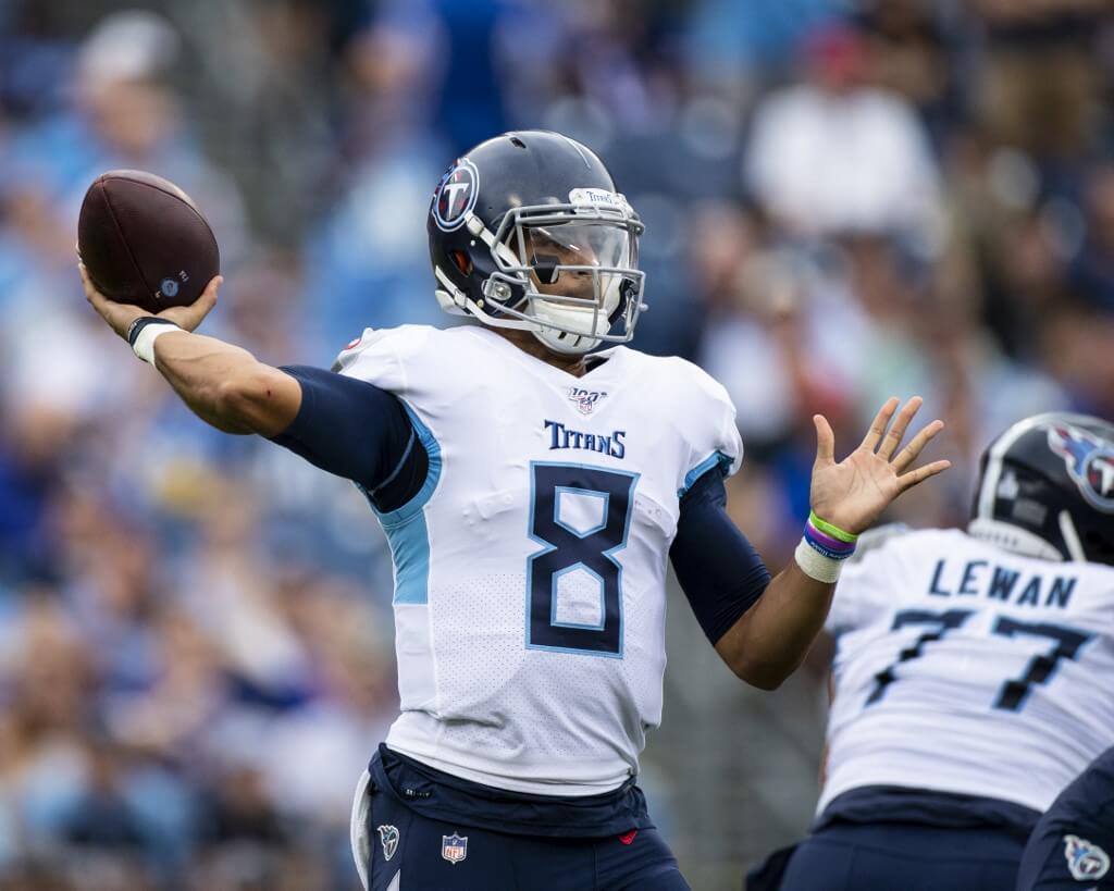 Tennessee Titans quarterback Marcus Mariota (8) throws the ball