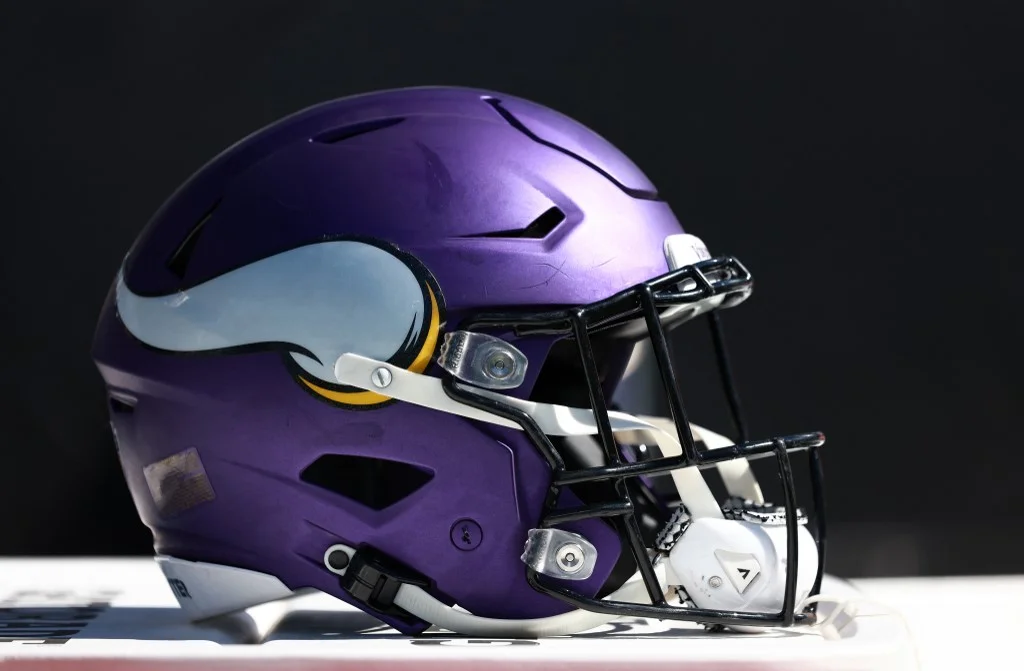 Vikings trade down to No. 32 pick, take Georgia safety Lewis Cine in NFL  Draft