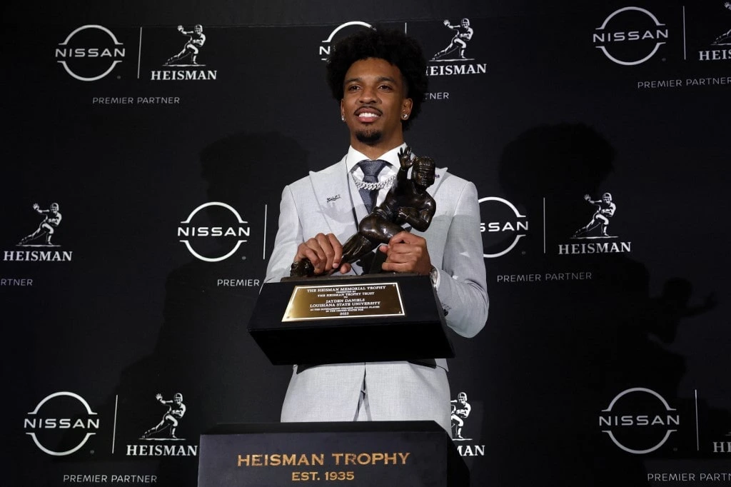 Jayden Daniels Wins Heisman Trophy