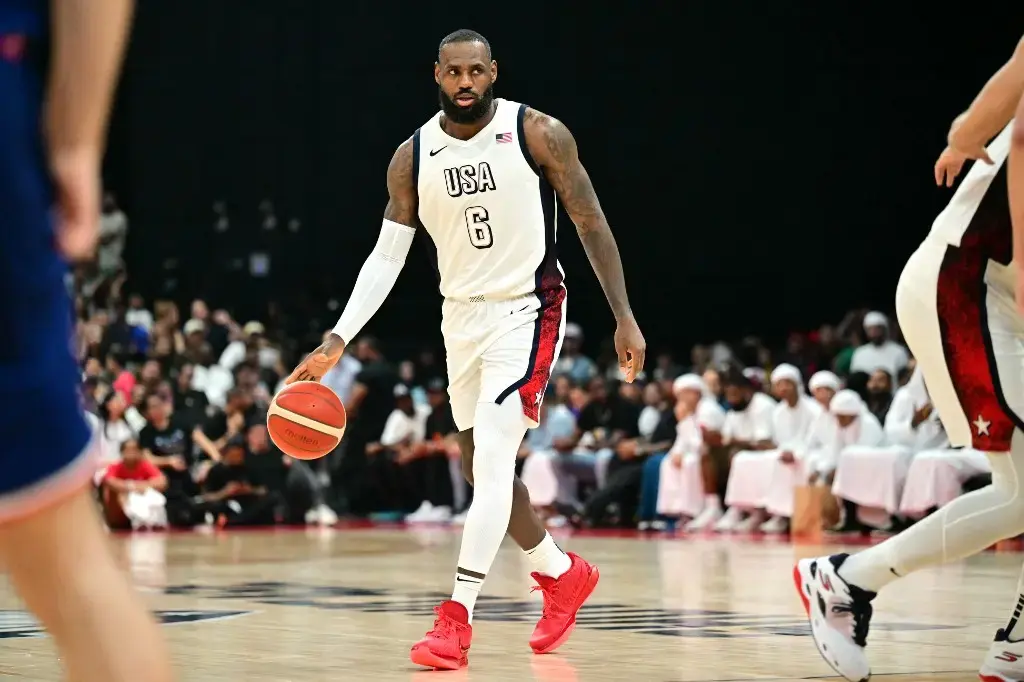 LeBron James, Anthony Davis help Team USA cruise to victory against