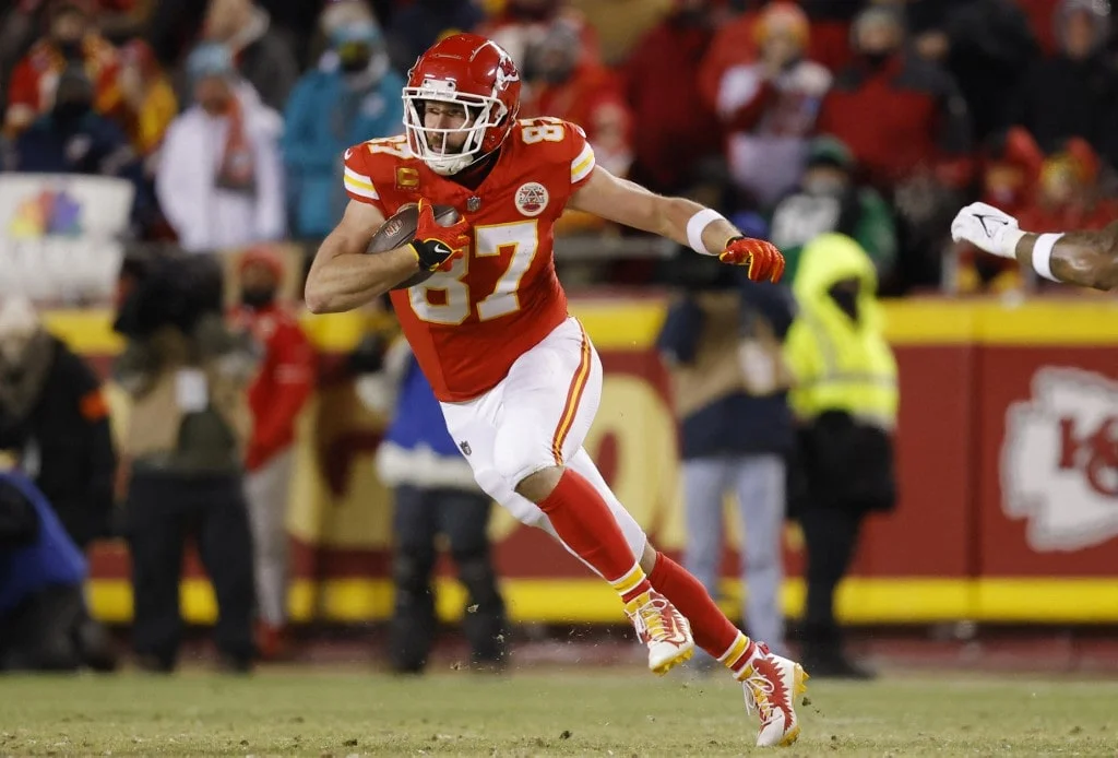 Chiefs vs Falcons Bets Take Kelce, McCloud to Score SNF TDs